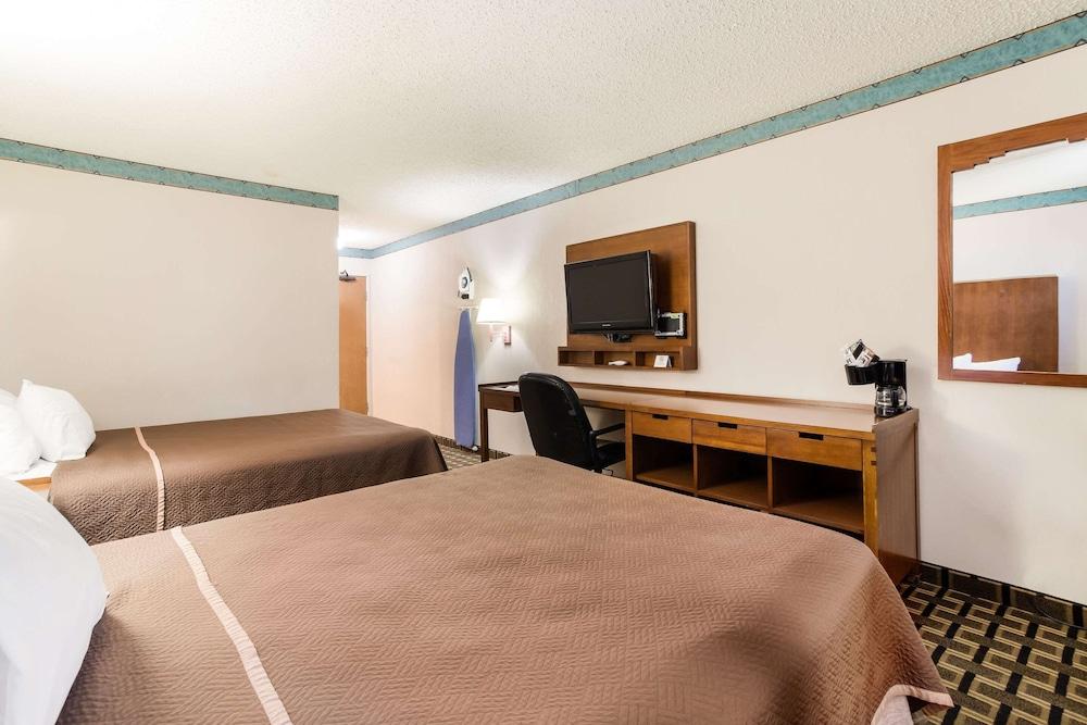 Rodeway Inn Gallup West photo 21