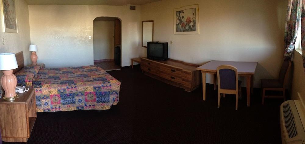 Four Corners Inn photo 44