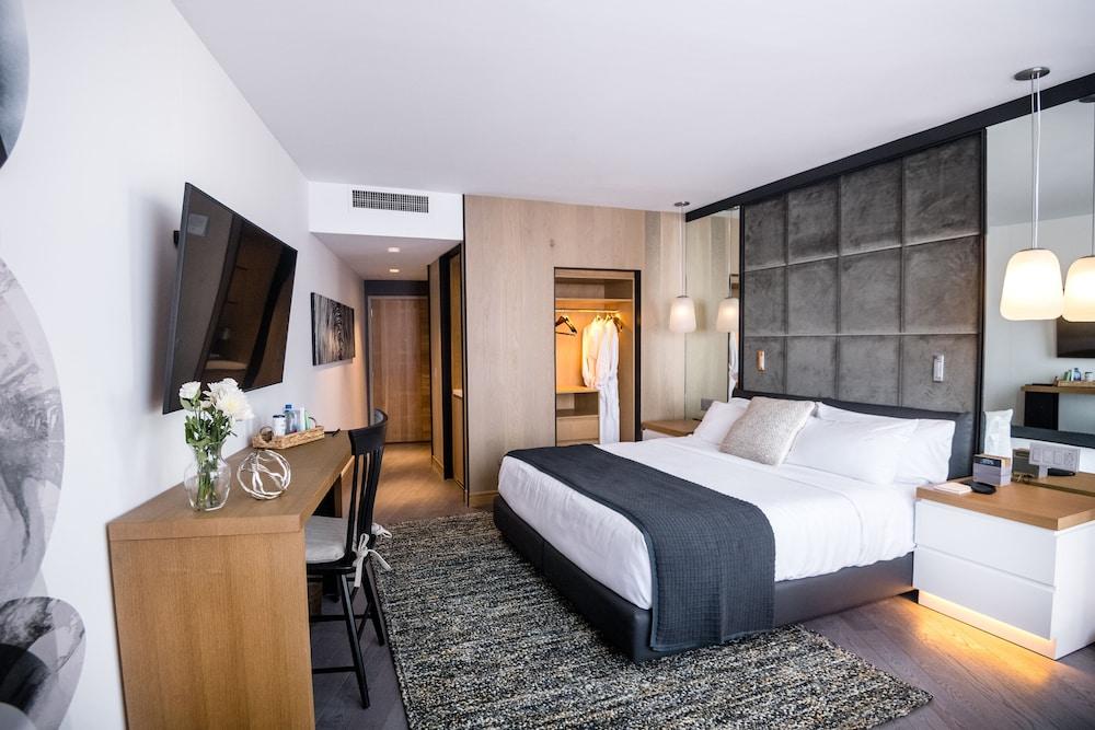 The Windsor Suites photo 53