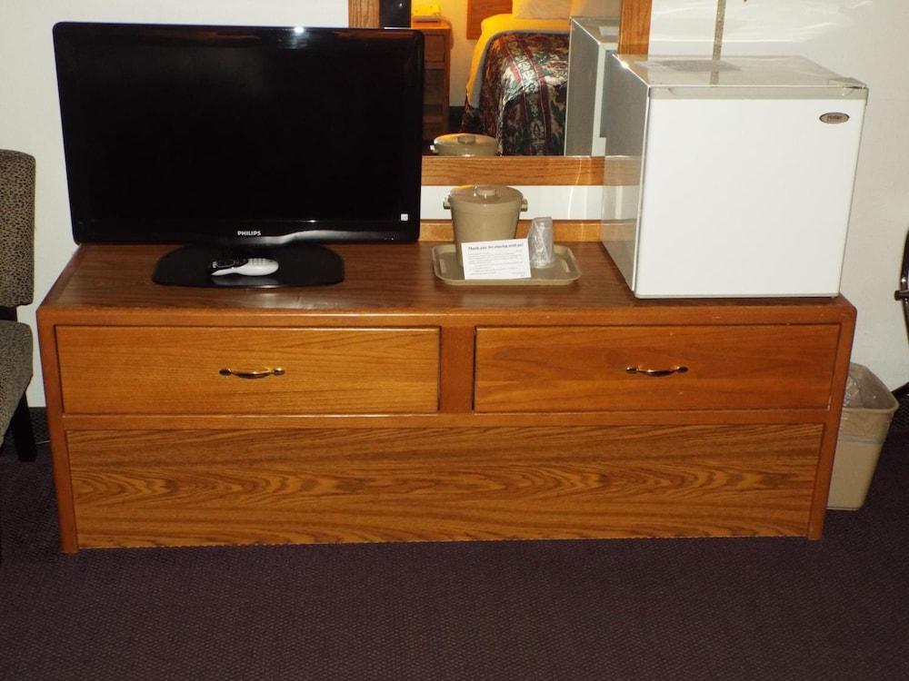 FairBridge Inn & Suites in Thorp, WI photo 15