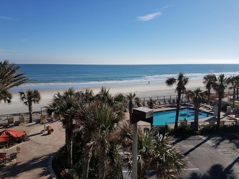 Nautilus Inn photo 92