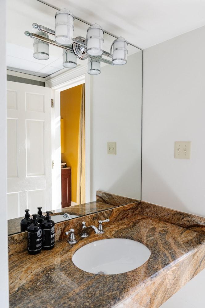 The Lafayette New Orleans By Kasa Living photo 29