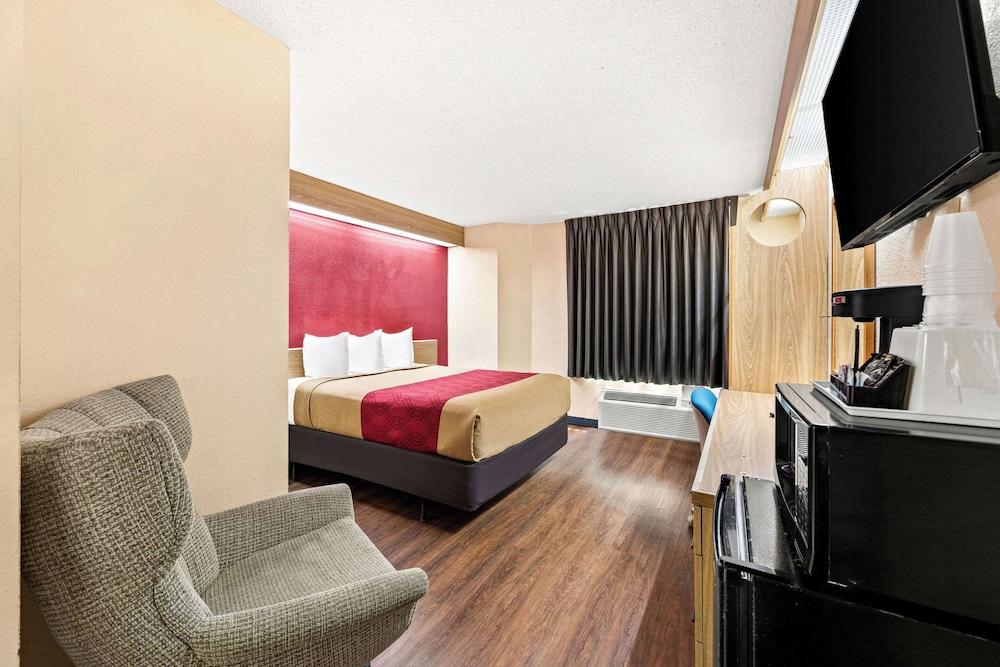 Econo Lodge London North photo 23