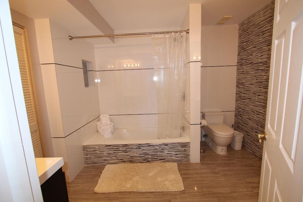 Soleil Apartments at Castle Beach Club photo 56