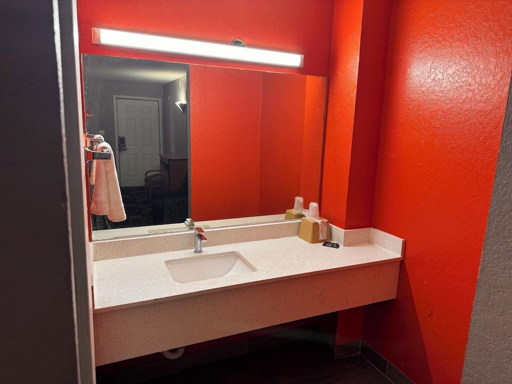 luxury inn photo 9