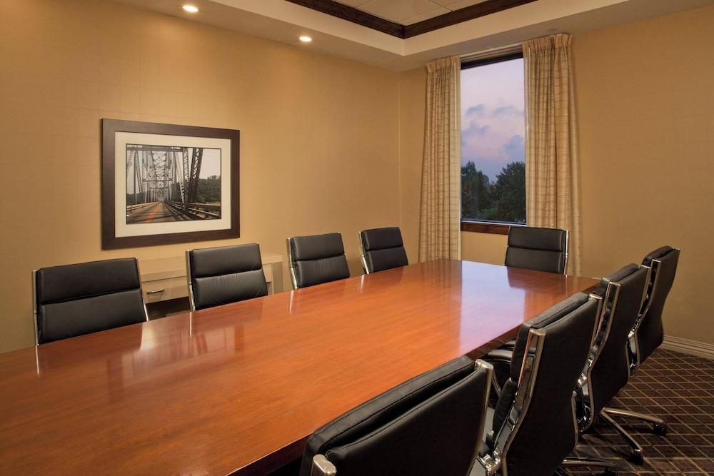 Sheraton Louisville Riverside by Marriott photo 30