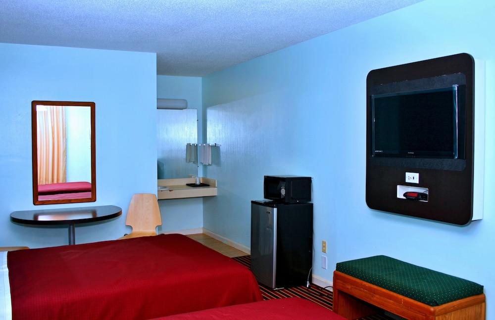 Relax Inn Motel photo 13