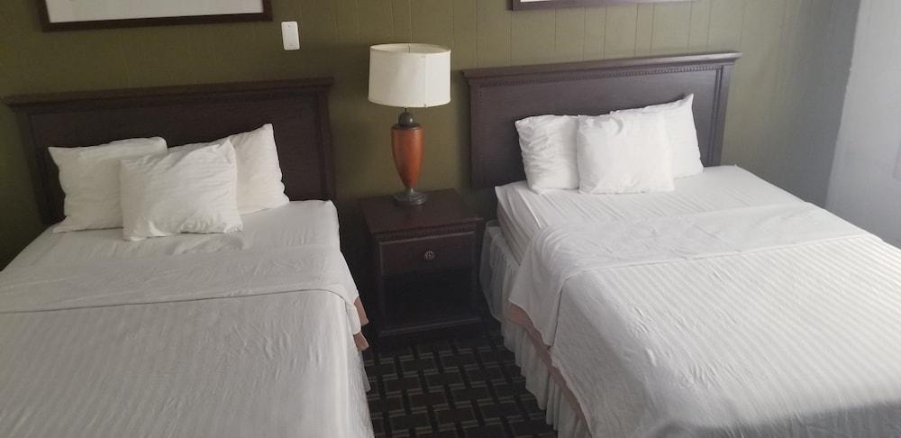 Tomac Motor Inn photo 7