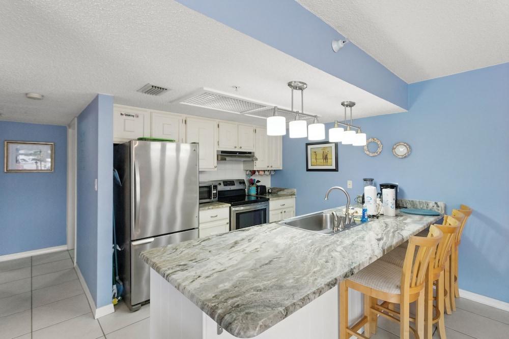 Fifty Gulfside Condominiums photo 3