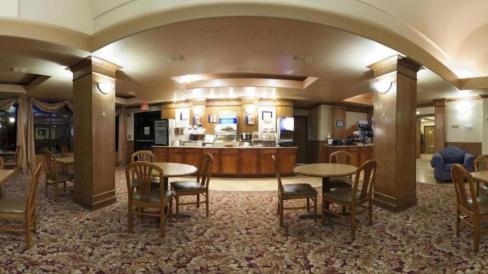 Holiday Inn Express Hotel & Suites Mission-McAllen Area by IHG photo 39