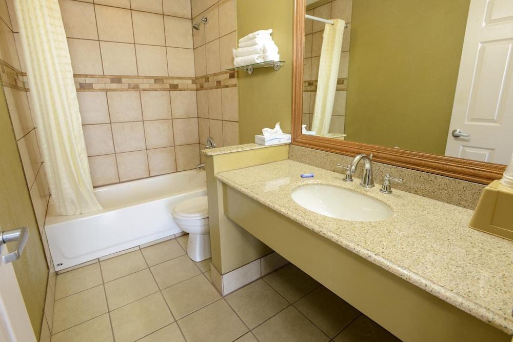 Burlington Inn photo 31