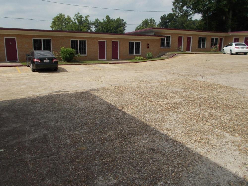 Hillside Motel photo 38