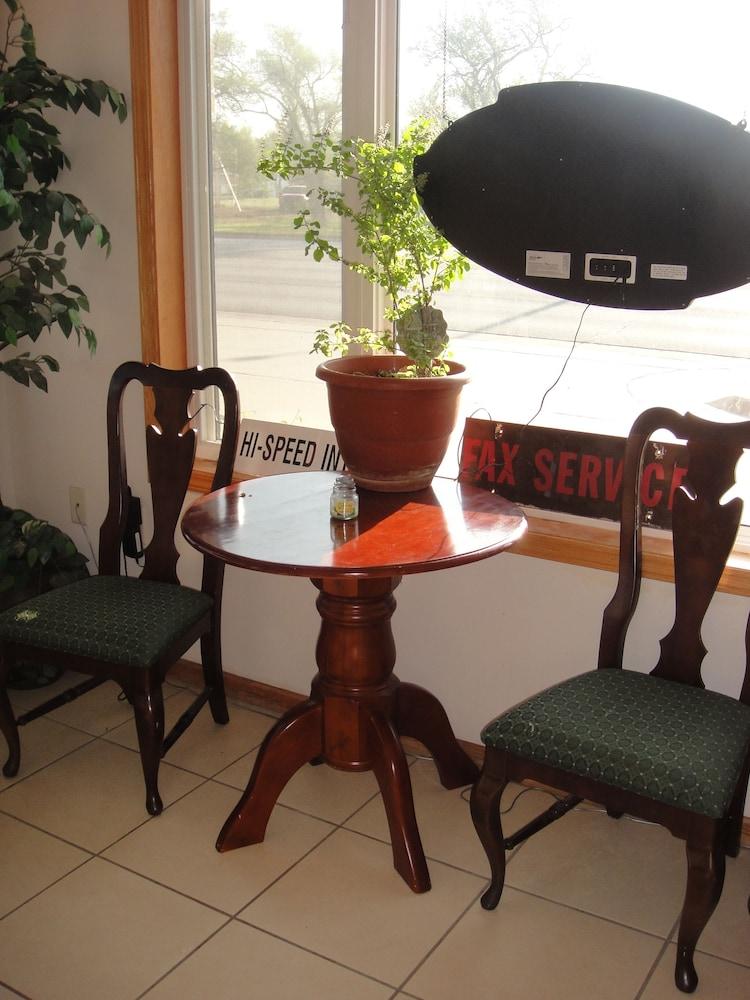 Trails West Motel photo 18