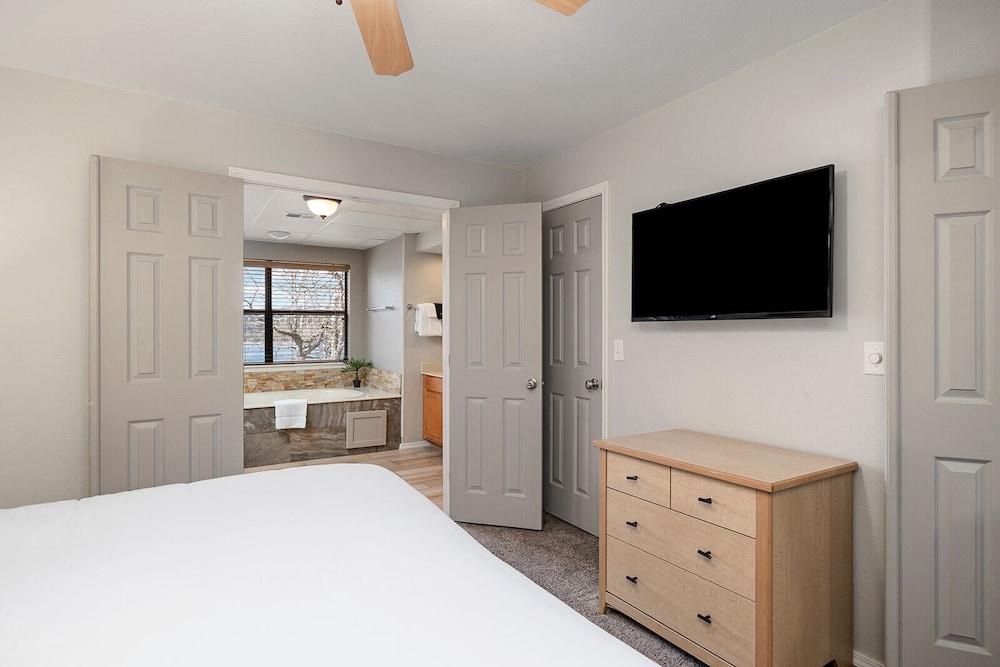 Still Waters Resort photo 6