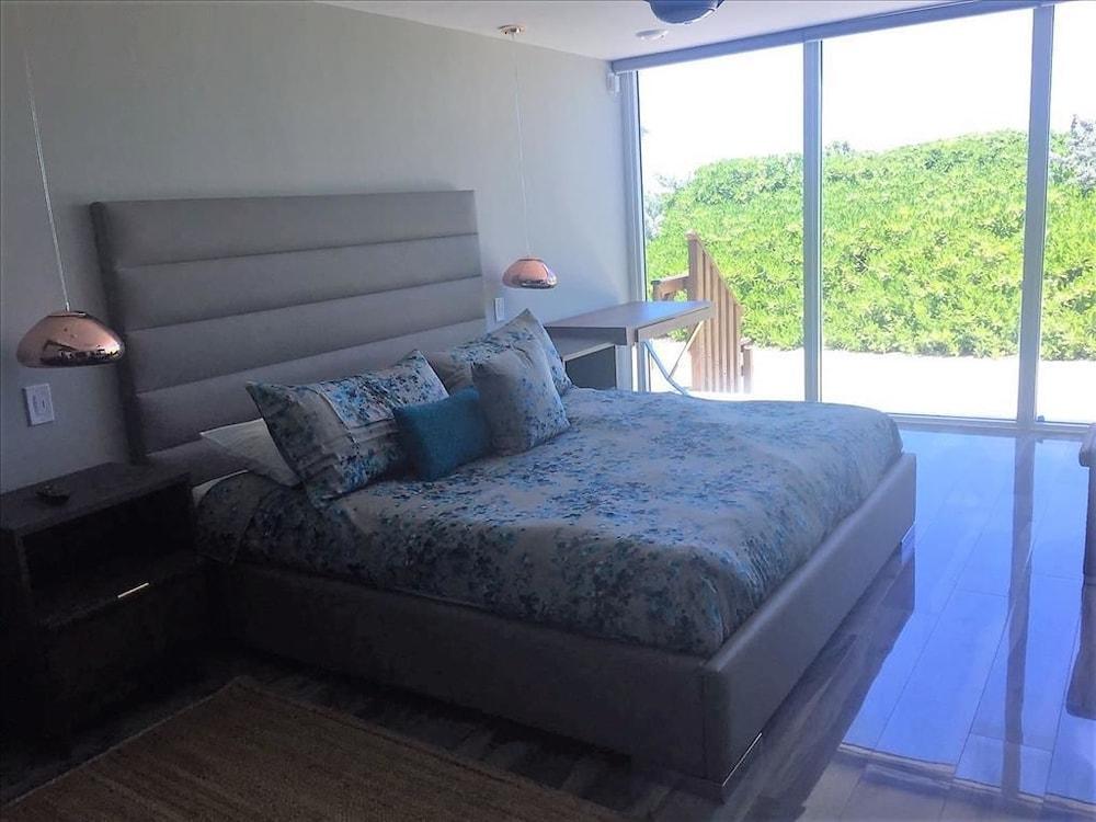 Soleil Apartments at Castle Beach Club photo 41