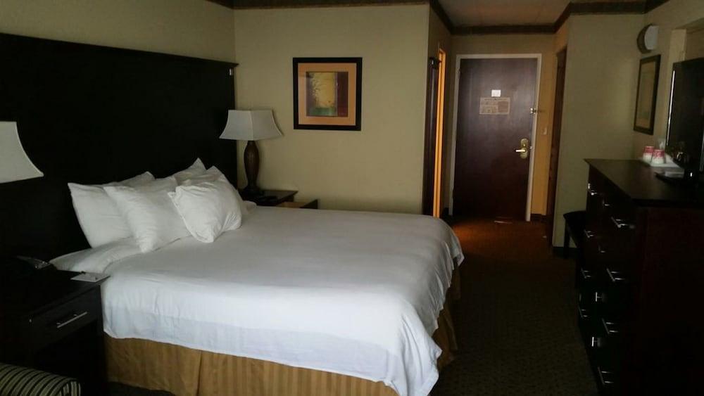 Newburgh Inn photo 3