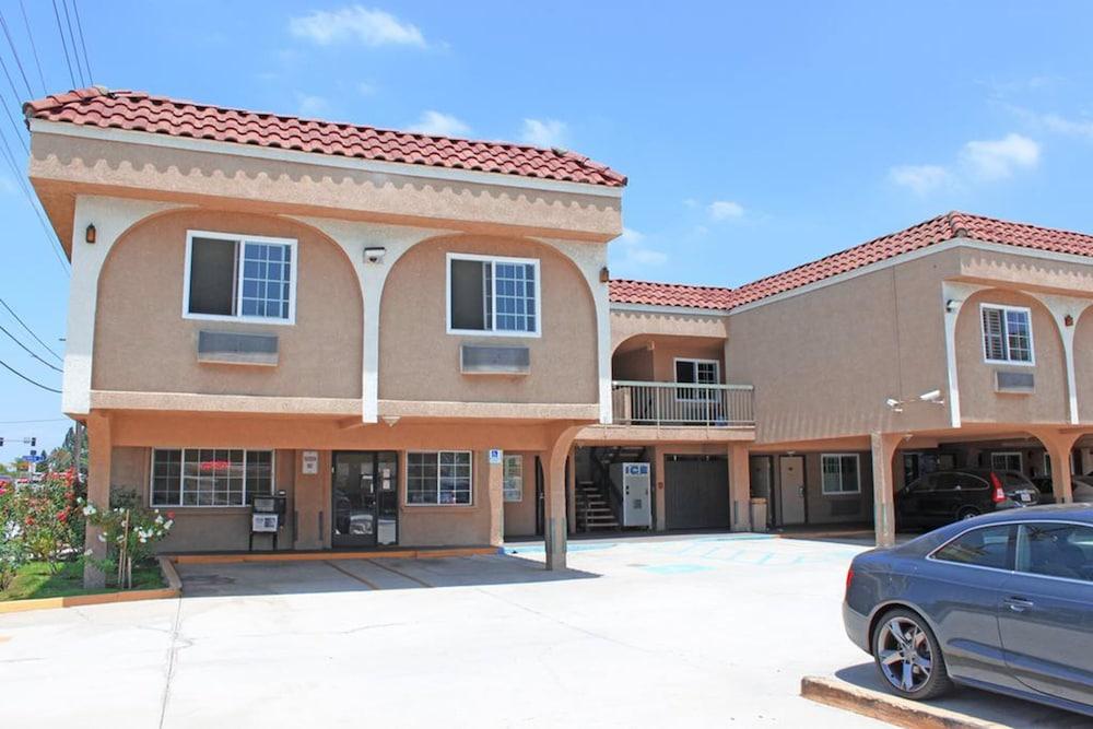 Orange Tustin Inn photo 24