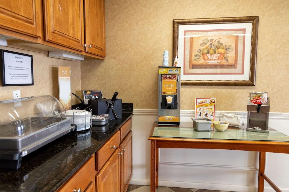Quality Inn Carrollton Medical Center photo 33