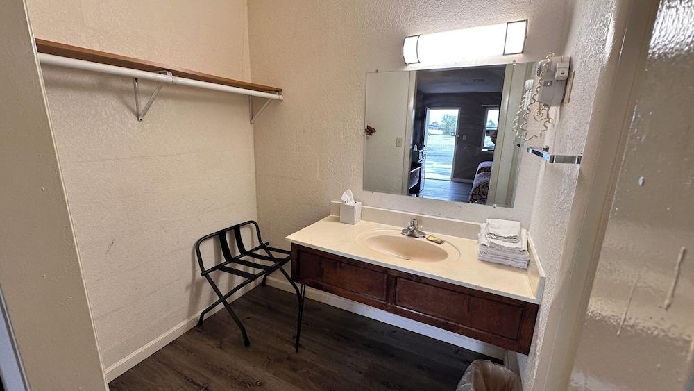 Botkins motel photo 9