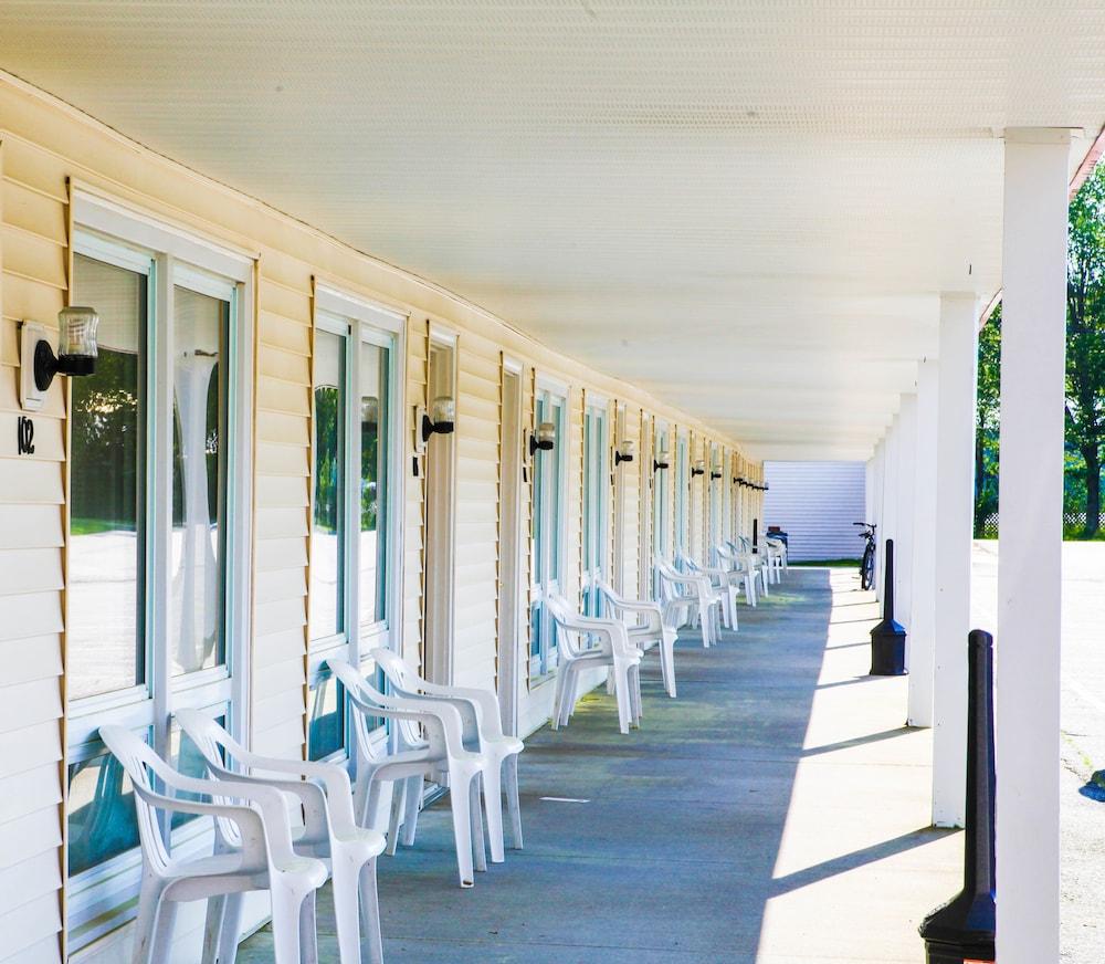 Moonlight Inn photo 3