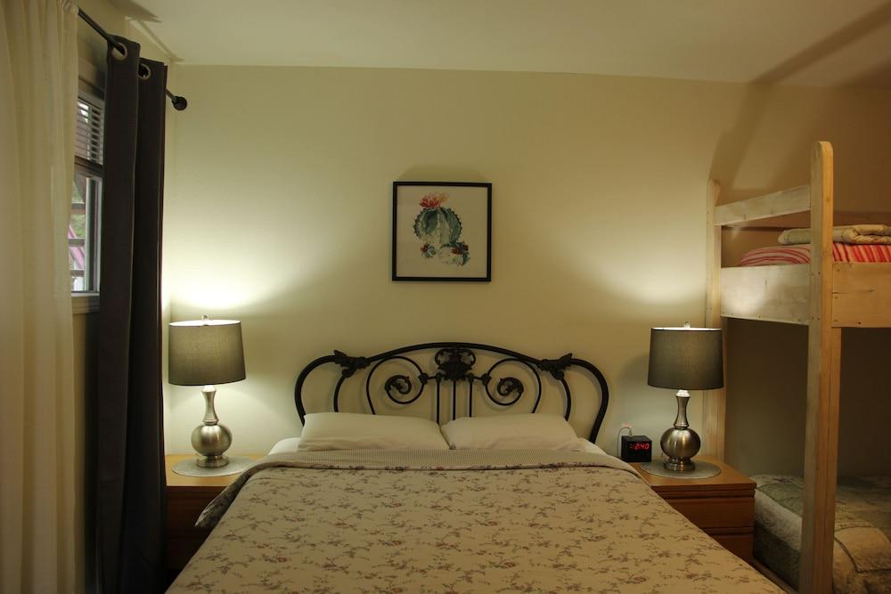Mariner's Cove Inn photo 47