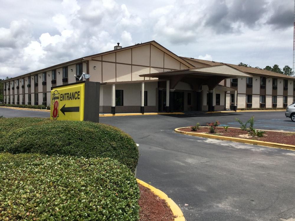 Super 8 by Wyndham Waycross GA photo 21