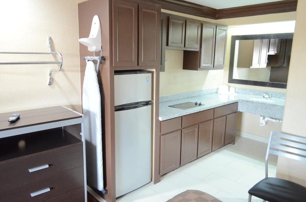 Regency Inn photo 10