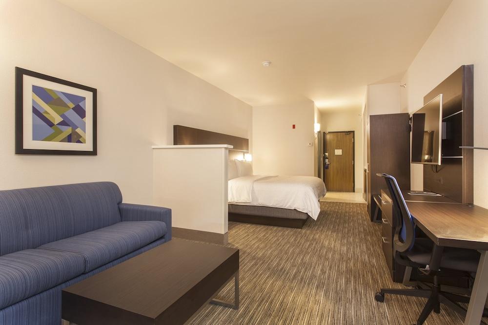 Holiday Inn Express & Suites Santa Fe by IHG photo 34