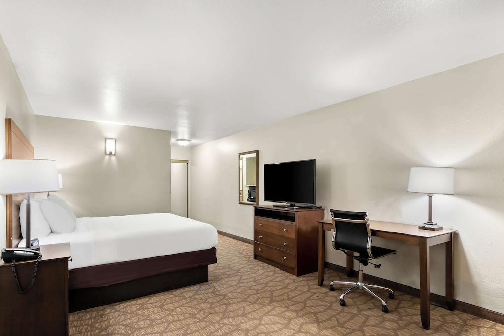 Best Western George West Executive Inn photo 10