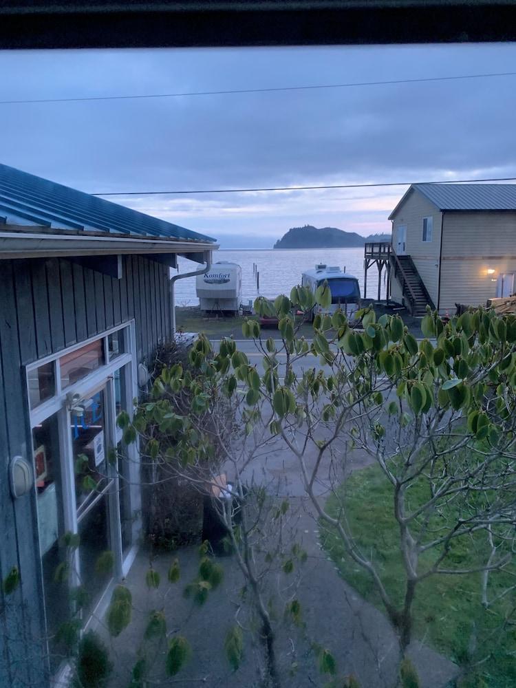 Curley's Resort & Dive Center photo 9