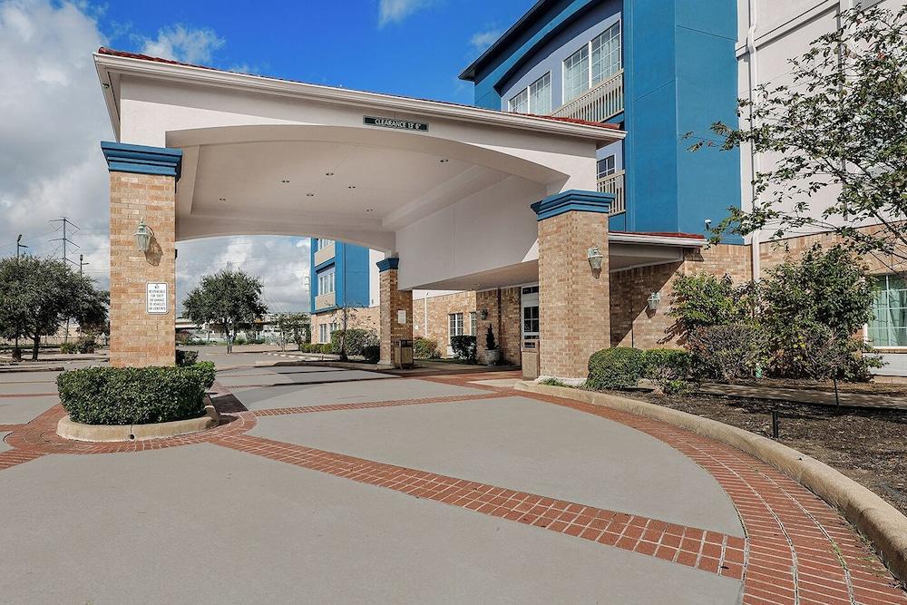 Sonesta Essential Houston Westchase photo 32