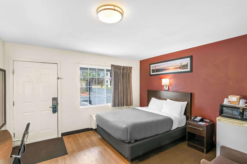 Quality Inn Queensbury - Lake George Area photo 11