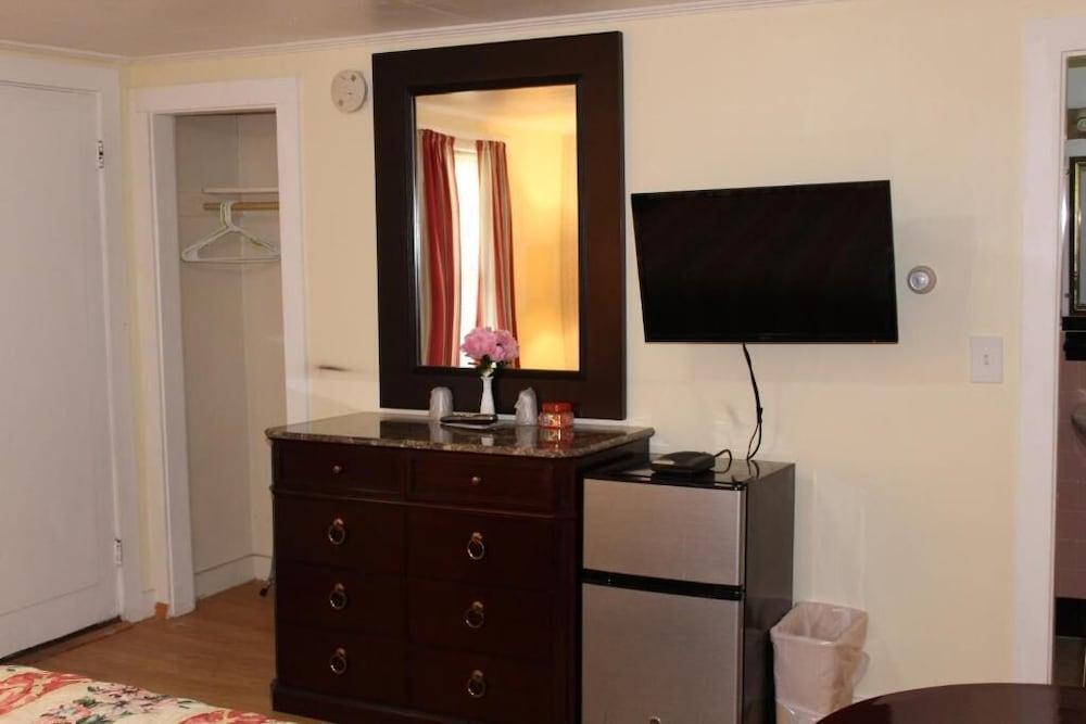 Royal Coach Motor Lodge photo 11