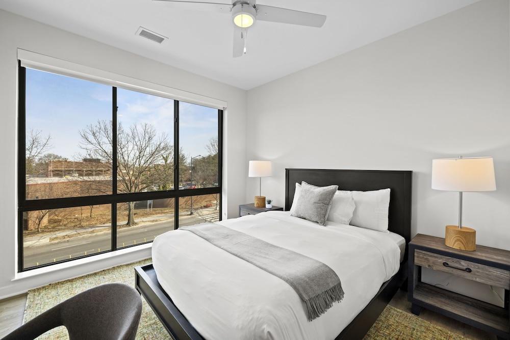 Placemakr Cathedral Heights photo 4