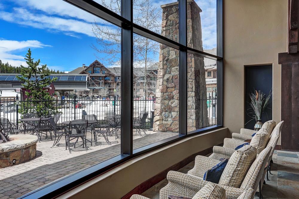 Crystal Peak Lodge, A Vail Resorts Property photo 2