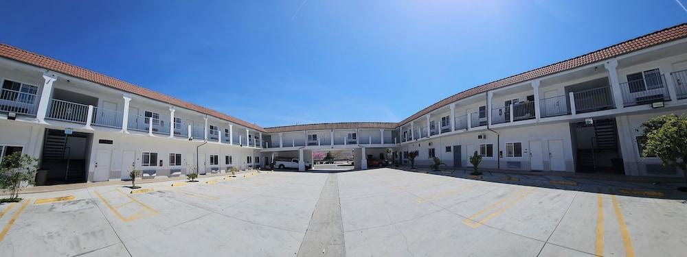 Dream Inn photo 21
