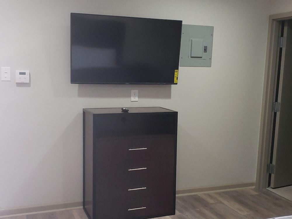 Budget Inn & Suites photo 10