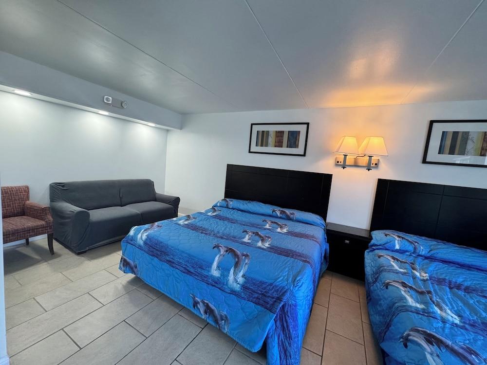 Skyview Manor Motel photo 14