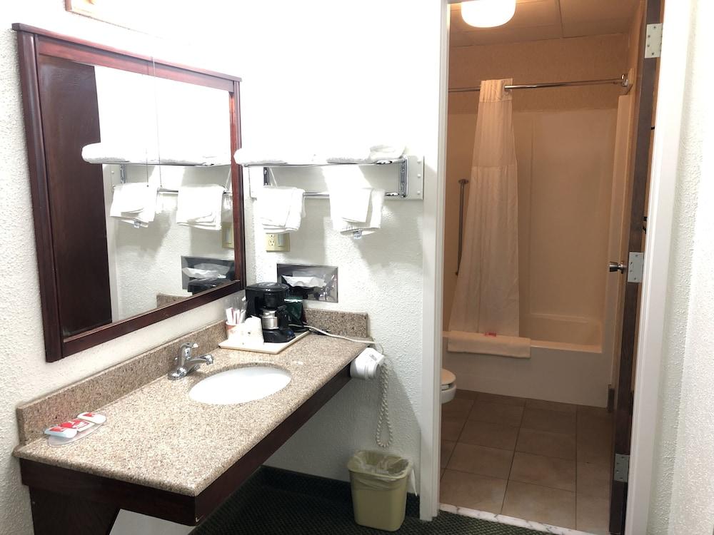 Posh Inn & Suites photo 22