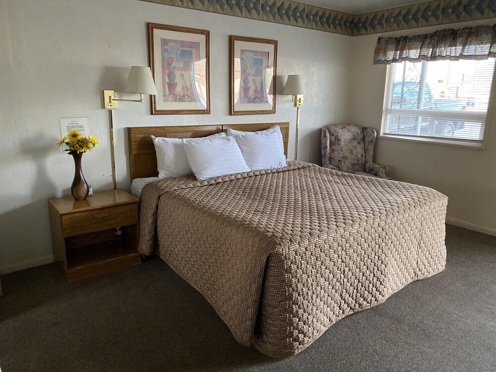 Rainbow Inn & Cottages photo 6