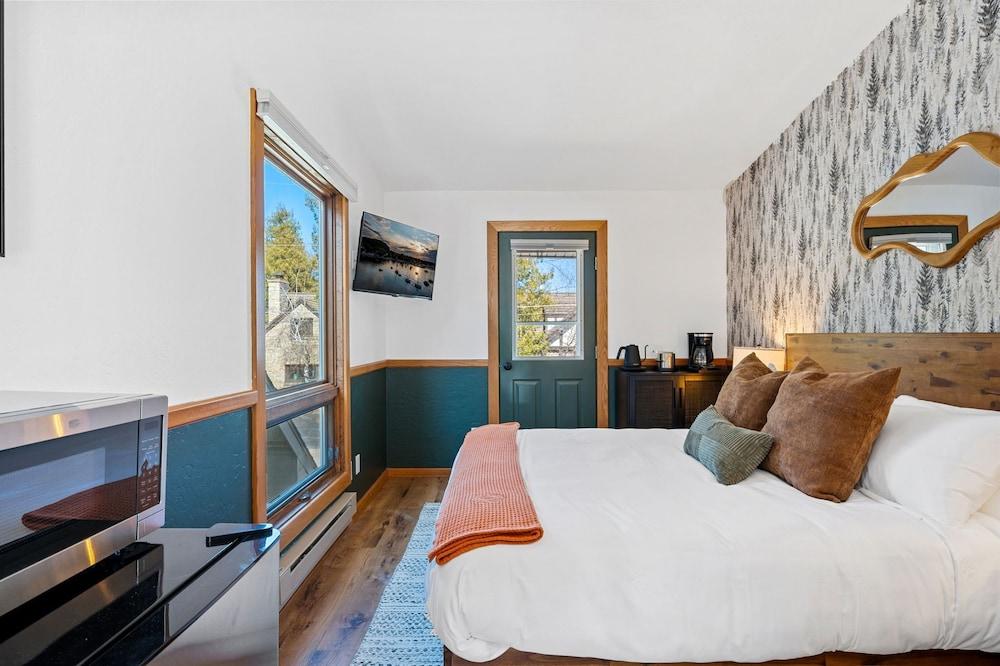 Spruce and Shore Motel photo 8