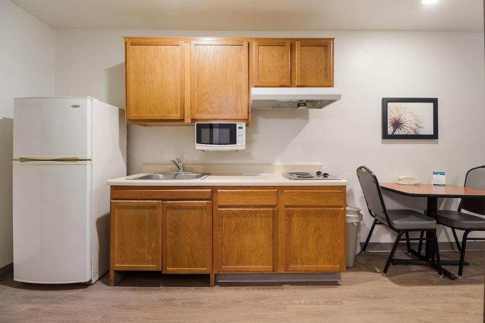 WoodSpring Suites Houston Westchase photo 12
