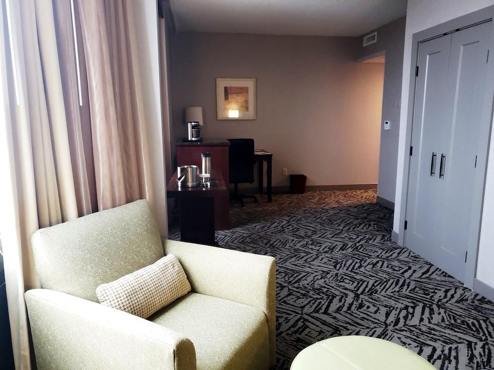 DoubleTree by Hilton Omaha Downtown photo 8