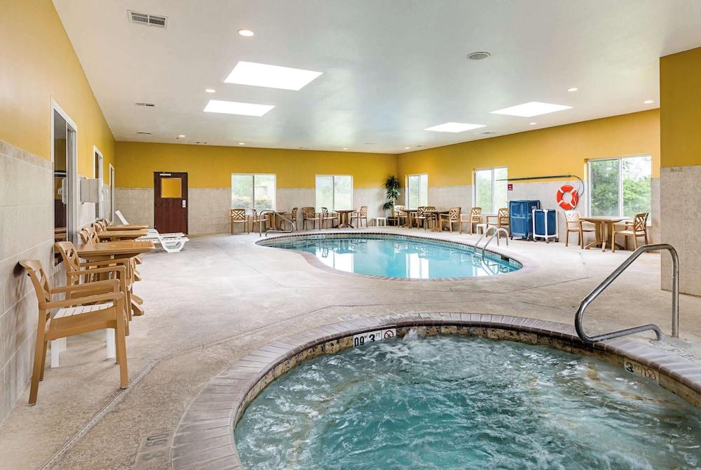 Comfort Suites Leesville near Fort Johnson photo 28