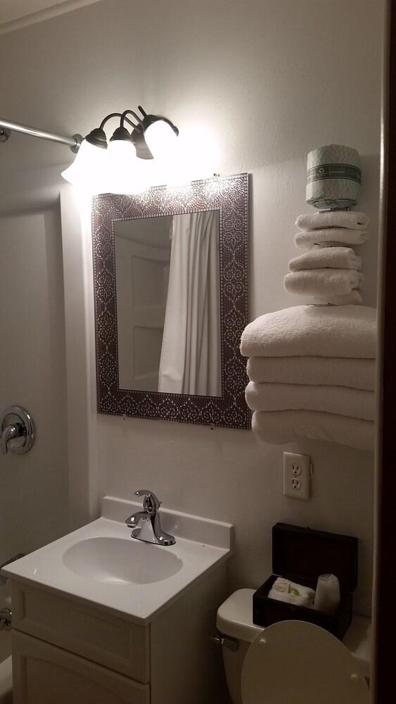 Mystic Valley Inn photo 10
