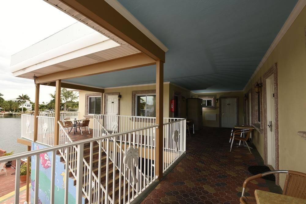 Bay Palms Waterfront Resort - Hotel and Marina photo 80