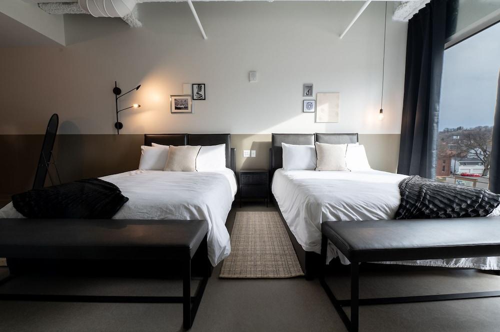 Arch and Cable Hotel photo 23