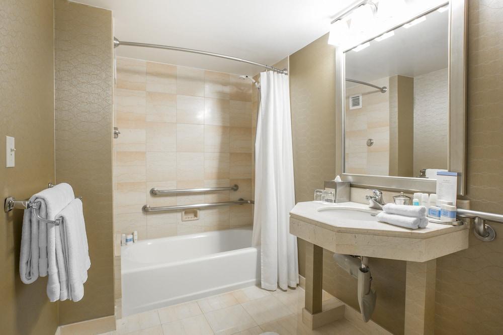 Omni Los Angeles Hotel at California Plaza photo 61