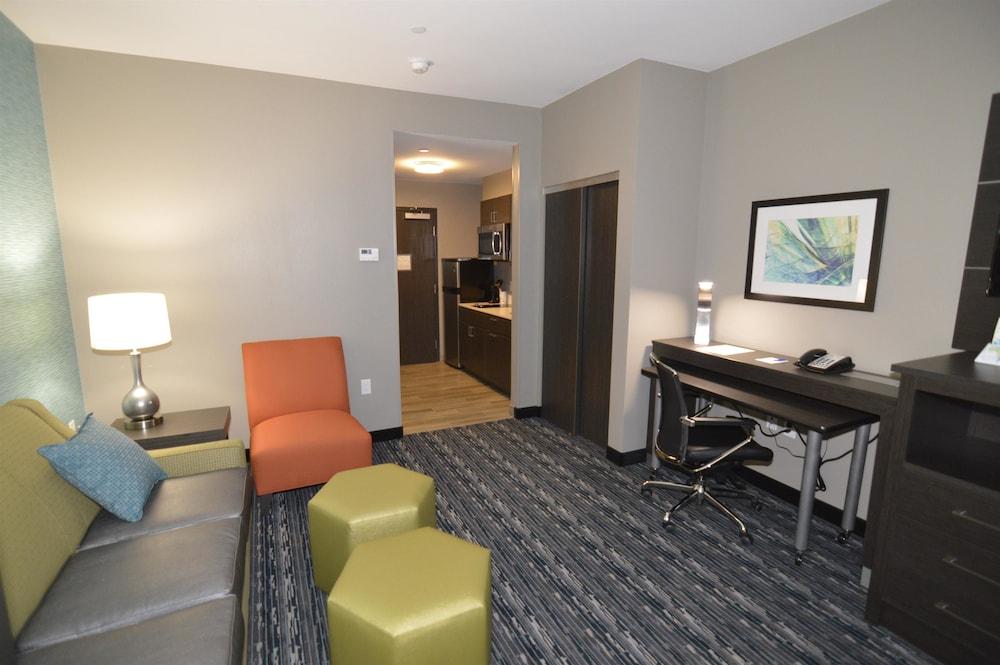 Holiday Inn Express And Suites Pasadena Houston Southeast by IHG photo 22