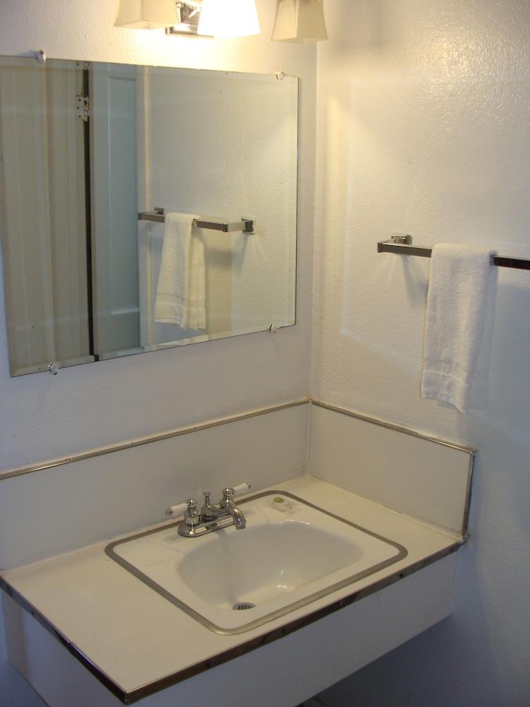 El Rancho Motel photo 31